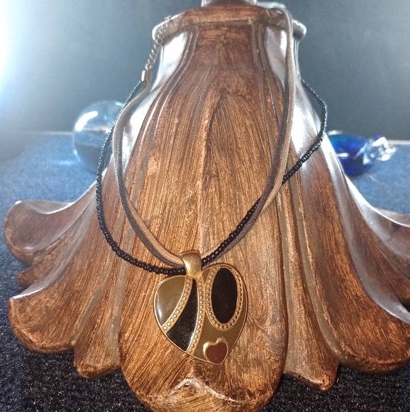 Pretty Heart Necklace + 2 pairs of tiny huggie hoop earrings - Picture 3 of 16